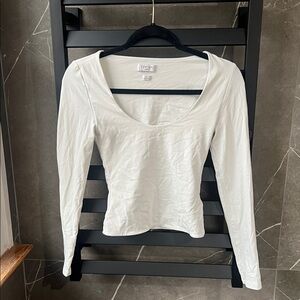 Aritzia White Long Sleeve Women's Top